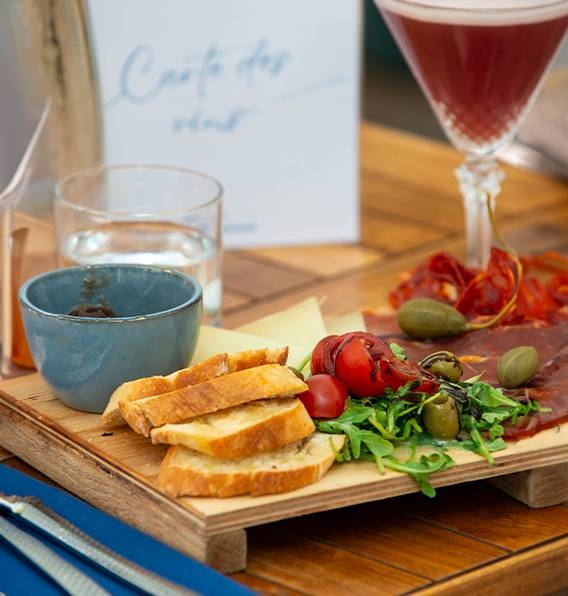 Il Trio - Restaurant bistronomique sur le vieux port de Marseille sur le fameuse place aux huiles - Meilleur restaurant marseille